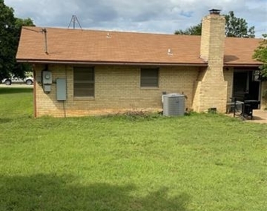 147 Hillcrest Street - Photo Thumbnail 14