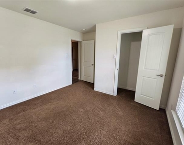 213 Cedar Canyon Drive - Photo Thumbnail 7