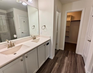 213 Cedar Canyon Drive - Photo Thumbnail 5
