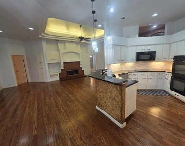 1315 Spyglass Drive - Photo Thumbnail 5