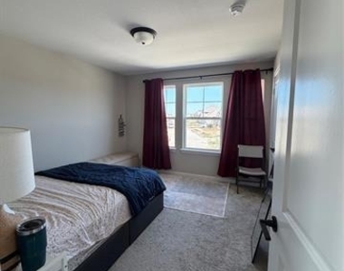 1300 Starling Street - Photo Thumbnail 15