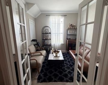 1300 Starling Street - Photo Thumbnail 4