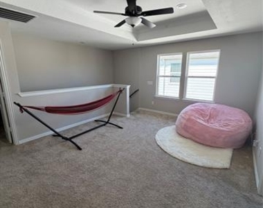 1300 Starling Street - Photo Thumbnail 14