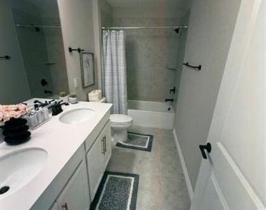1300 Starling Street - Photo Thumbnail 19