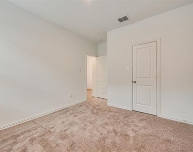 1833 Lake Grove Drive - Photo Thumbnail 20
