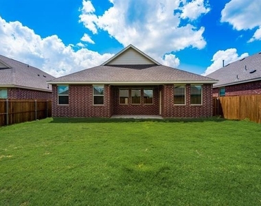 1833 Lake Grove Drive - Photo Thumbnail 24