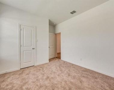 1833 Lake Grove Drive - Photo Thumbnail 22