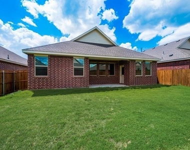 1833 Lake Grove Drive - Photo Thumbnail 25