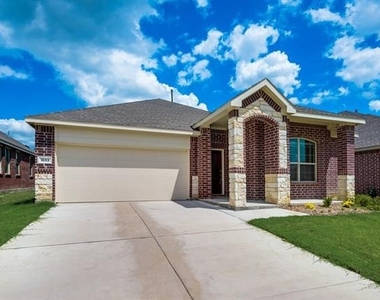 1833 Lake Grove Drive - Photo Thumbnail 1