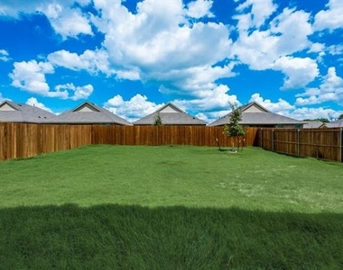 1833 Lake Grove Drive - Photo Thumbnail 26