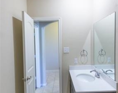 900 Lake Cypress Lane - Photo Thumbnail 8