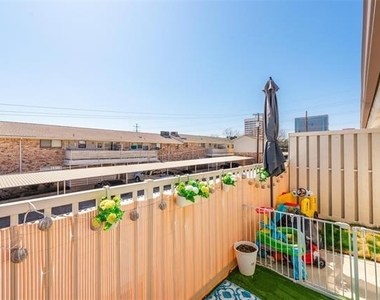 5076 Matilda Street - Photo Thumbnail 20
