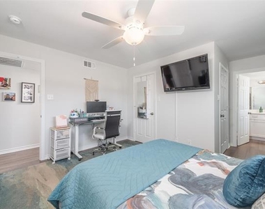 5076 Matilda Street - Photo Thumbnail 12