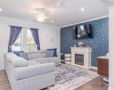 5076 Matilda Street - Photo Thumbnail 9