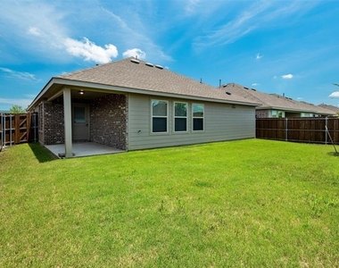 913 Rosewood Street - Photo Thumbnail 13