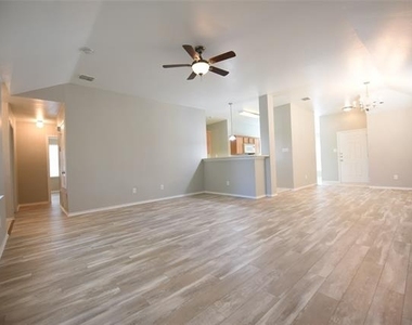 421 Stanley Falls Drive - Photo Thumbnail 3