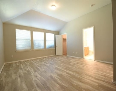 421 Stanley Falls Drive - Photo Thumbnail 10