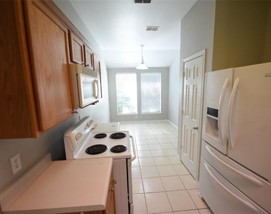 421 Stanley Falls Drive - Photo Thumbnail 7