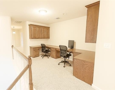 6687 Deleon Street - Photo Thumbnail 9