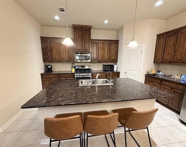 6687 Deleon Street - Photo Thumbnail 5