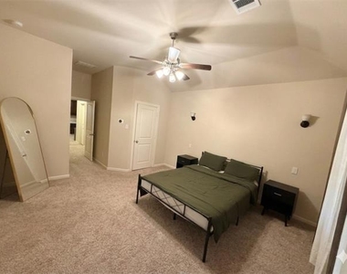 6687 Deleon Street - Photo Thumbnail 13
