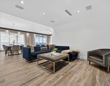 2301 Collins Avenue - Photo Thumbnail 24