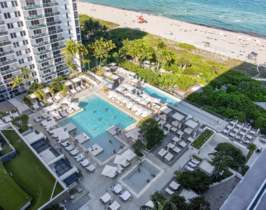 2301 Collins Avenue - Photo Thumbnail 19