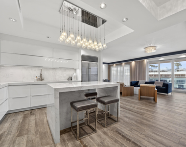 2301 Collins Avenue - Photo Thumbnail 26
