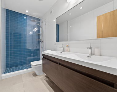 2301 Collins Avenue - Photo Thumbnail 16