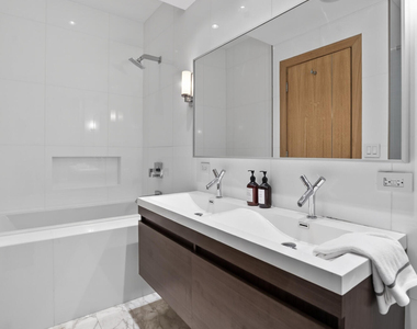 2301 Collins Avenue - Photo Thumbnail 10