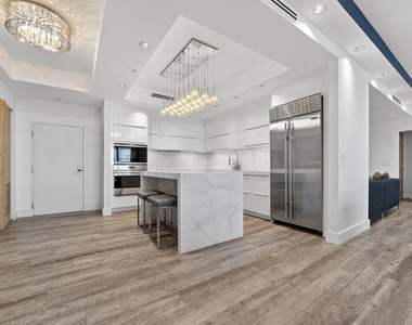 2301 Collins Avenue - Photo Thumbnail 5