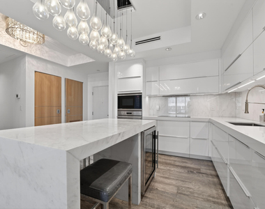 2301 Collins Avenue - Photo Thumbnail 2