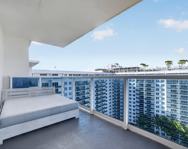 2301 Collins Avenue - Photo Thumbnail 14