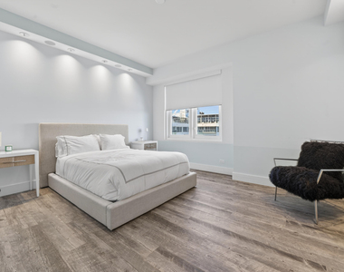 2301 Collins Avenue - Photo Thumbnail 9