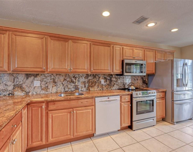 5400 N Ocean Boulevard - Photo Thumbnail 2