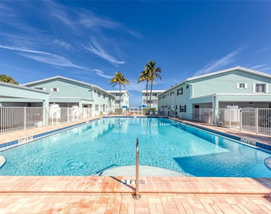 5400 N Ocean Boulevard - Photo Thumbnail 8