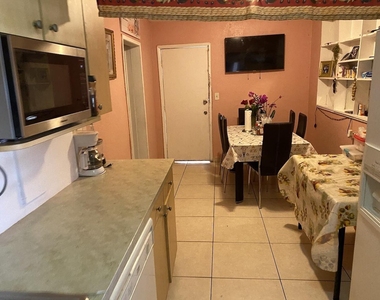 12920 Westview Drive - Photo Thumbnail 4