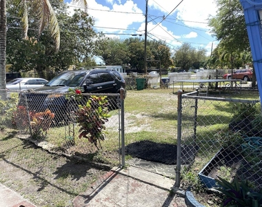 12920 Westview Drive - Photo Thumbnail 13