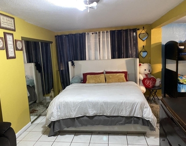 12920 Westview Drive - Photo Thumbnail 8