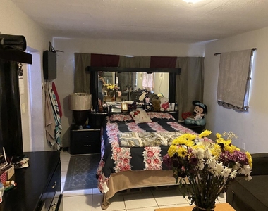 12920 Westview Drive - Photo Thumbnail 7
