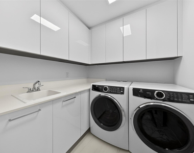 153 N Seabreeze Boulevard - Photo Thumbnail 30