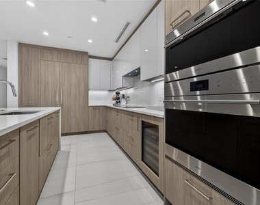 153 N Seabreeze Boulevard - Photo Thumbnail 16