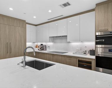 153 N Seabreeze Boulevard - Photo Thumbnail 14