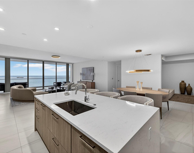 153 N Seabreeze Boulevard - Photo Thumbnail 15