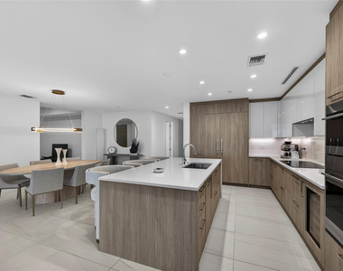 153 N Seabreeze Boulevard - Photo Thumbnail 7