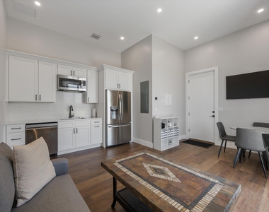 16175 Deer Path Lane - Photo Thumbnail 5