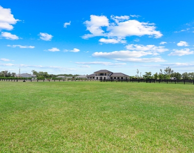 16175 Deer Path Lane - Photo Thumbnail 34