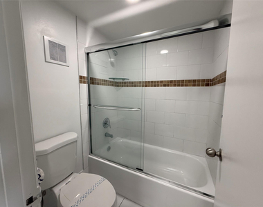 17350 Nw 68th Avenue - Photo Thumbnail 7