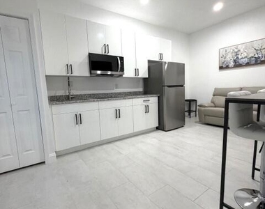 3418 Sw Englewood Street - Photo Thumbnail 3