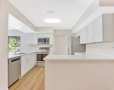 85 Hickory Hill Road - Photo Thumbnail 3